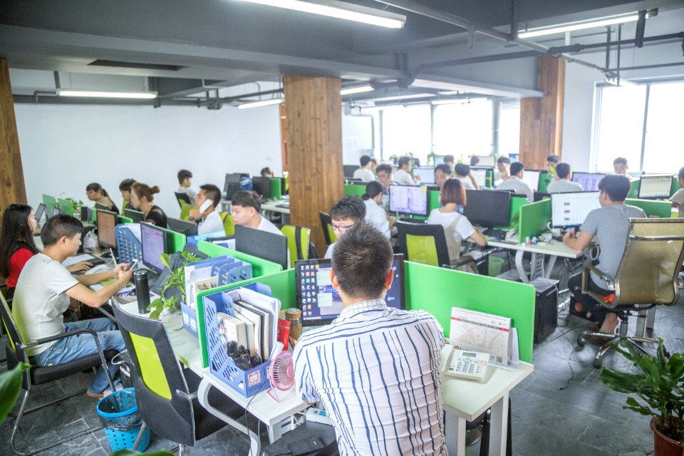 華壹信息 專業(yè)網(wǎng)站建設(shè)與數(shù)據(jù)處理服務(wù)，服務(wù)12000家客戶的可靠選擇